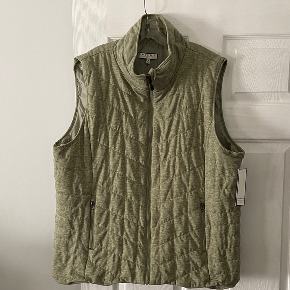 bagatelle Jackets & Blazers - BAGATELLE Weatherproof Olive Quilted Vest size 3X brand new two front pockets